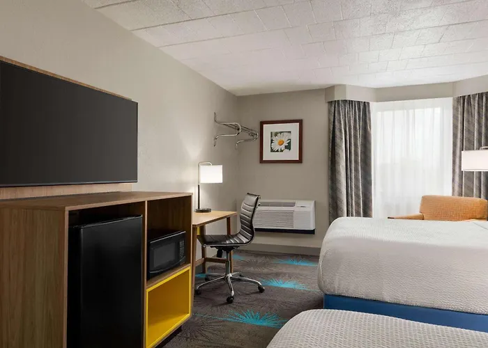 Days Hotel By Wyndham Allentown Airport / Lehigh Valley